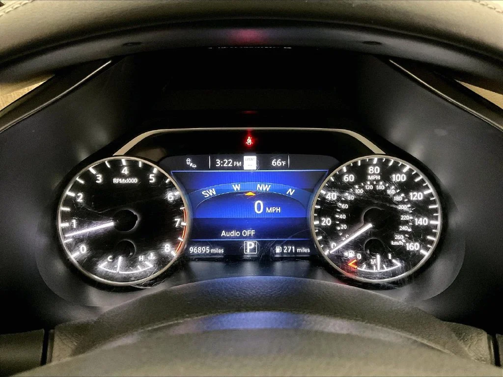 Used 2022 Gray Nissan SL image 25
