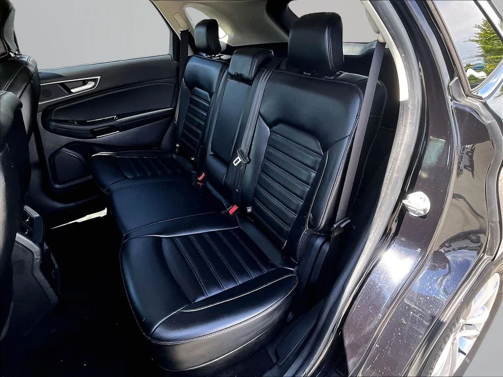 Used 2019 Black Ford SEL image 26