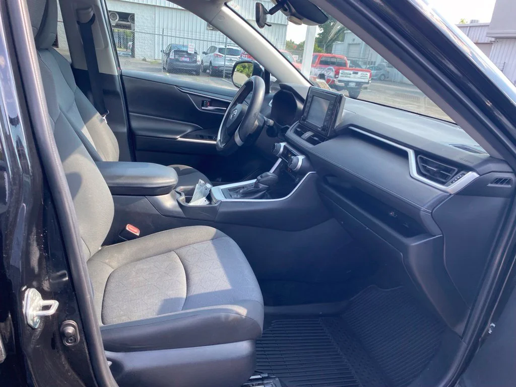 Used 2021 Black Toyota XLE image 17