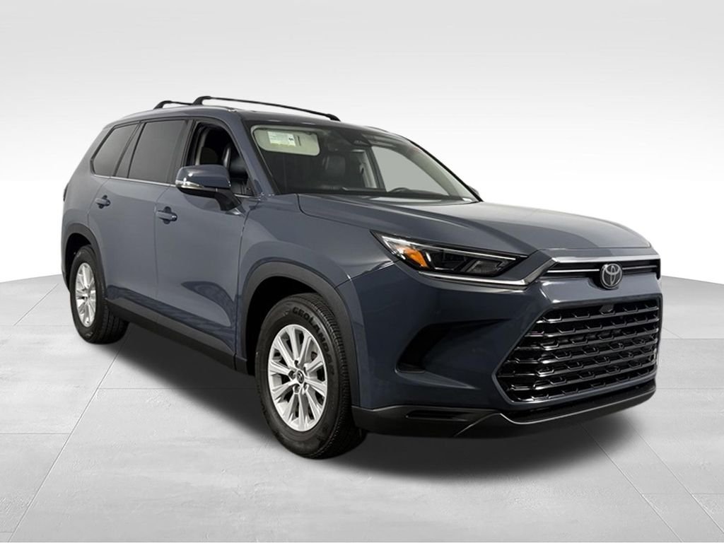 Used 2024 Cloud Toyota XLE image 4