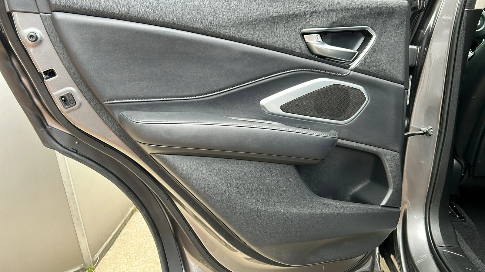Used 2023 Liquid Carbon Metallic Acura SH-AWD image 47