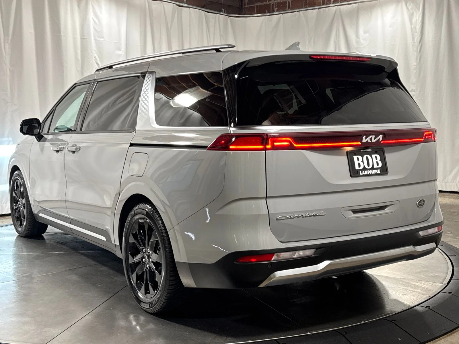 Used 2022 Ceramic White Kia SX Prestige image 9