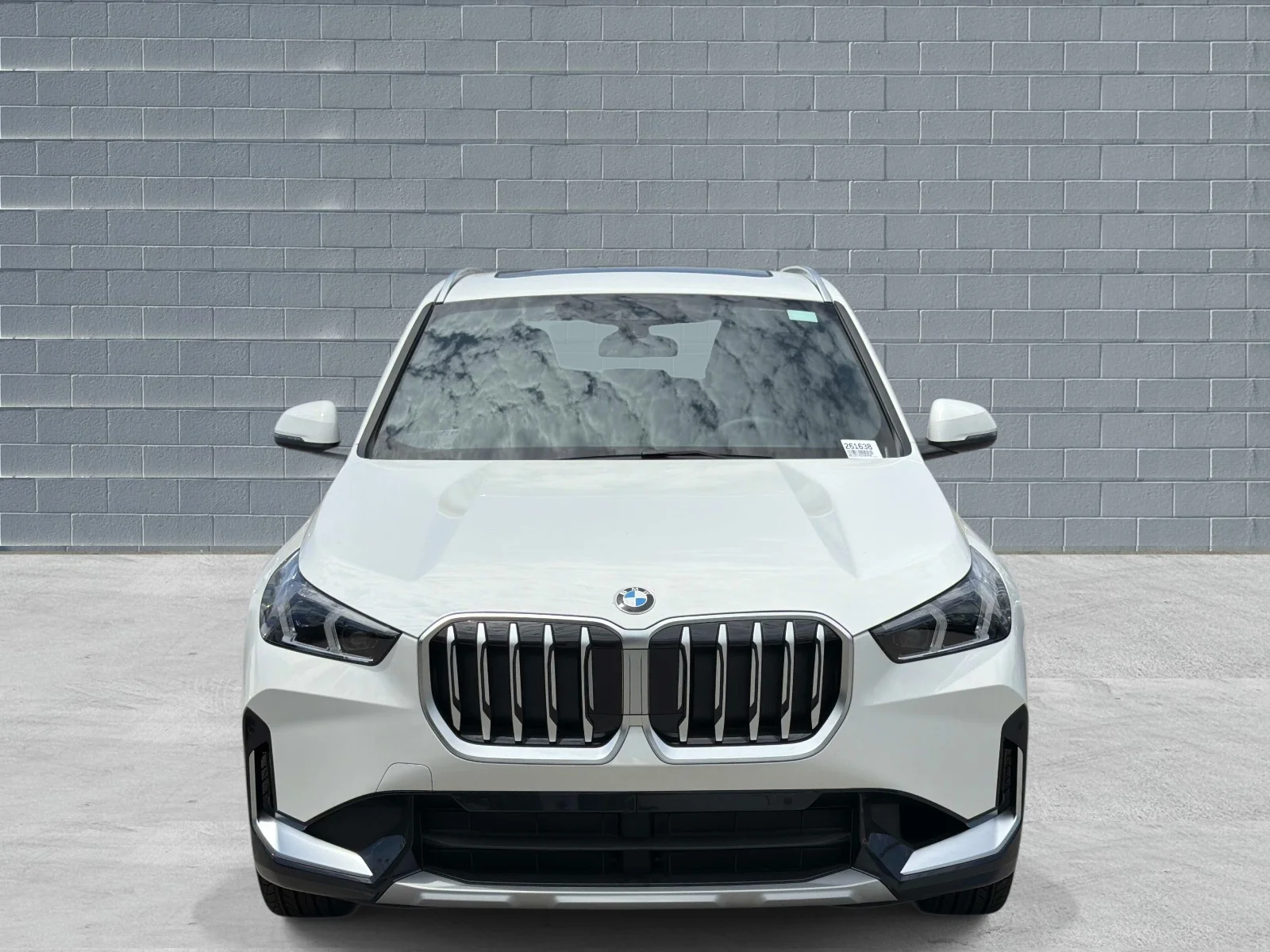 New 2026 Alpine White BMW xDrive28i image 2