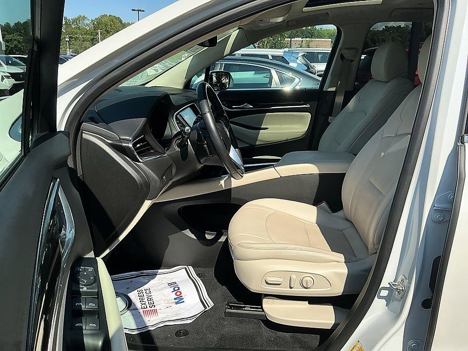 Used 2024 White Frost Tricoat Buick Essence image 12