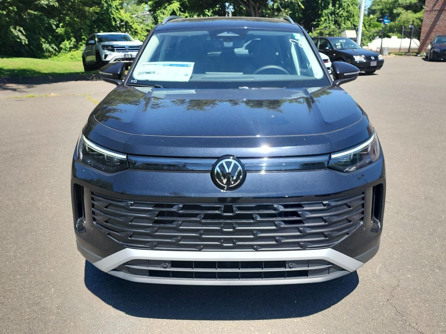 New 2026 Deep Black Pearl Volkswagen SE image 9