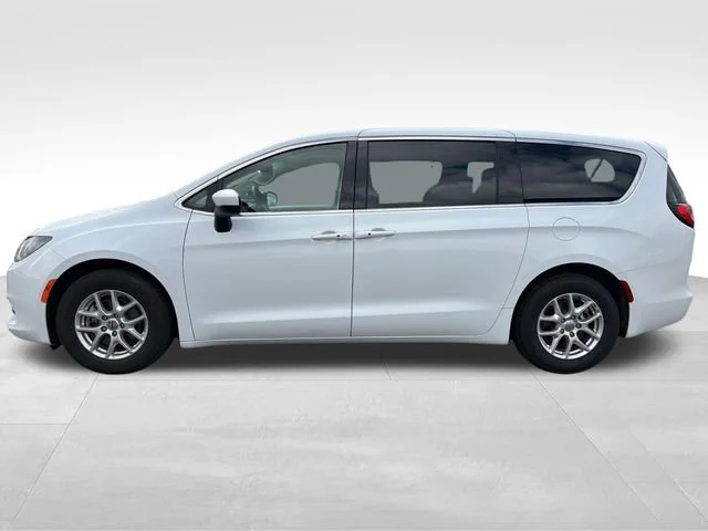 Used 2023 White Chrysler LX image 2
