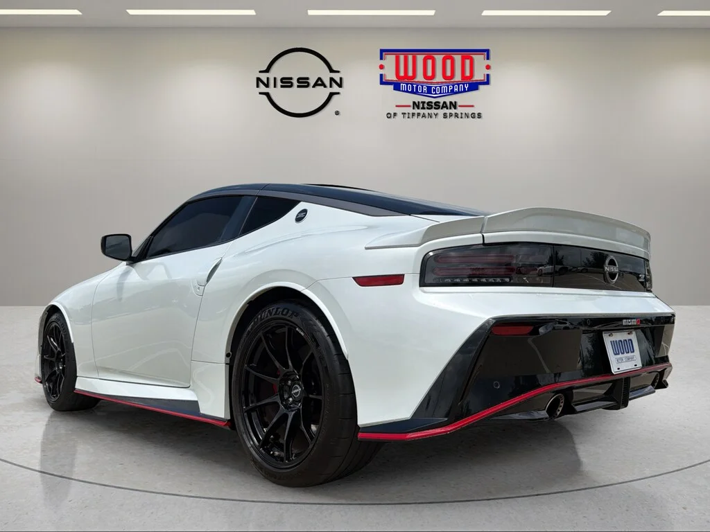 Used 2024 Everest White Pearl Tricoat Super Black Nissan NISMO image 4