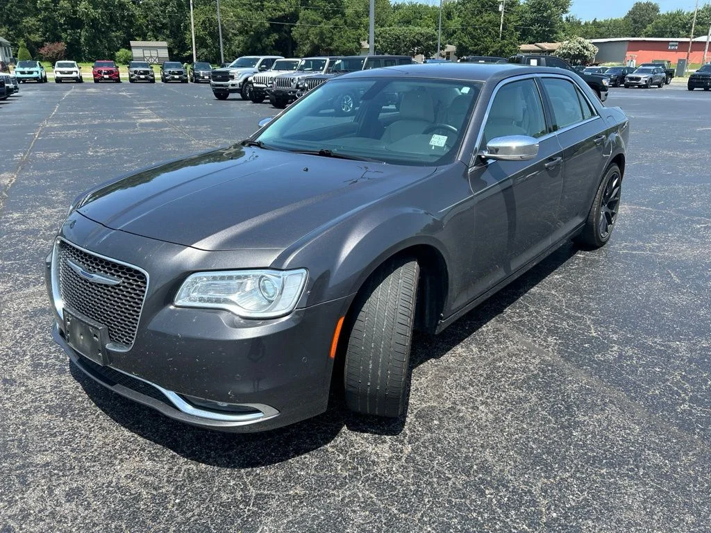 Used 2021 Granite Crystal Clearcoat Metallic Chrysler Touring image 3