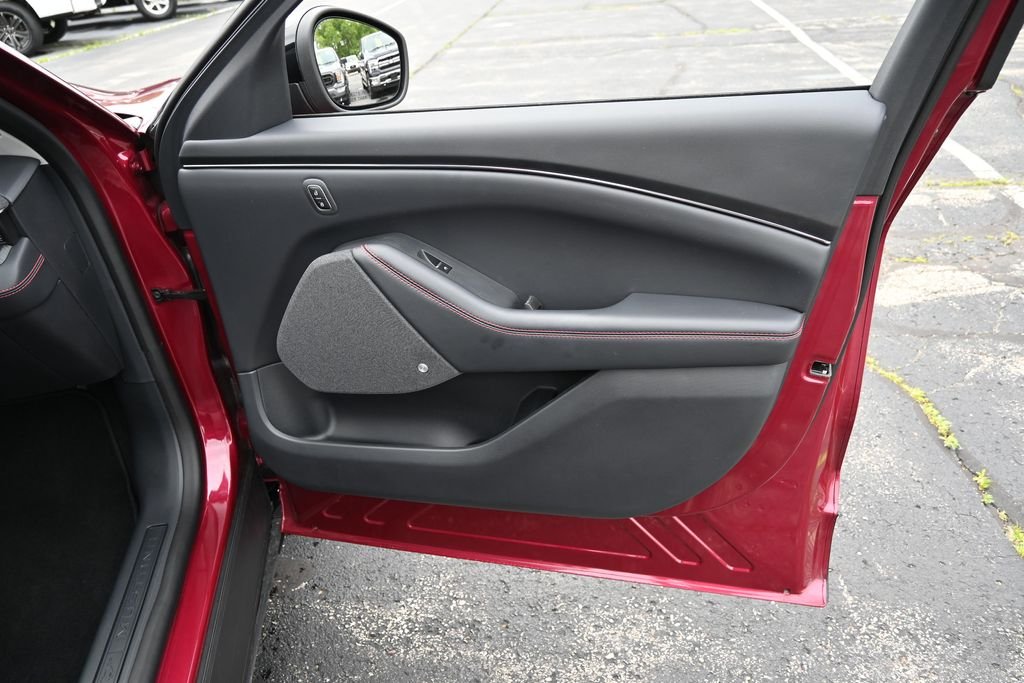 Used 2025 Magenta Ford Premium image 24