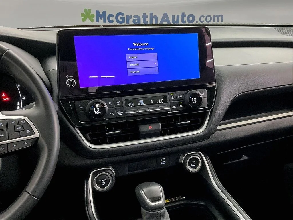 Used 2025 Beige Toyota XLE image 9