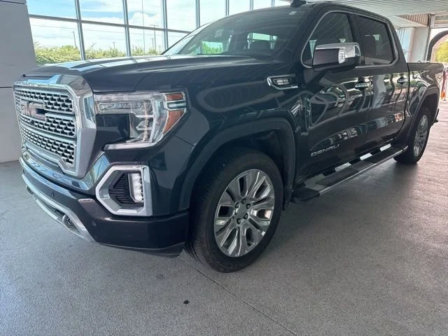Used 2020 CARBON BLACK METALLIC GMC Denali image 4