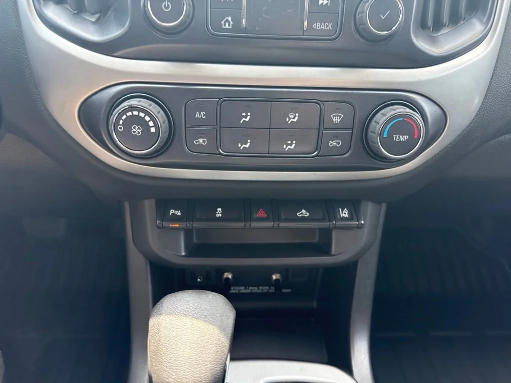 Used 2022 Summit White Chevrolet LT image 17