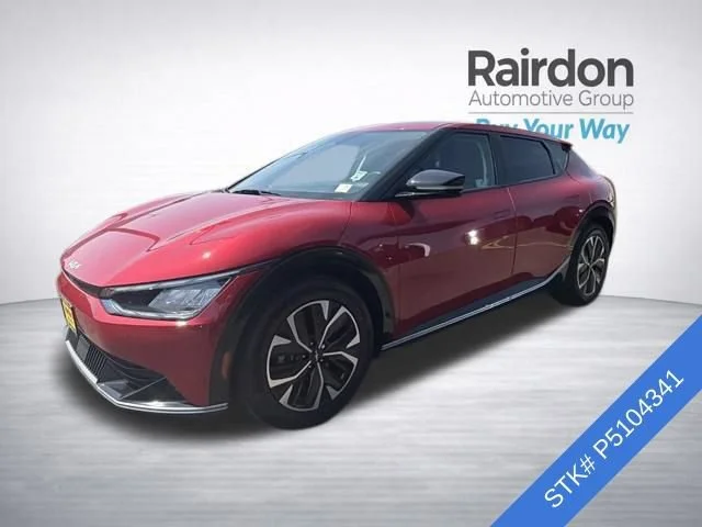 Used 2023 Runway Red Kia Wind image 3