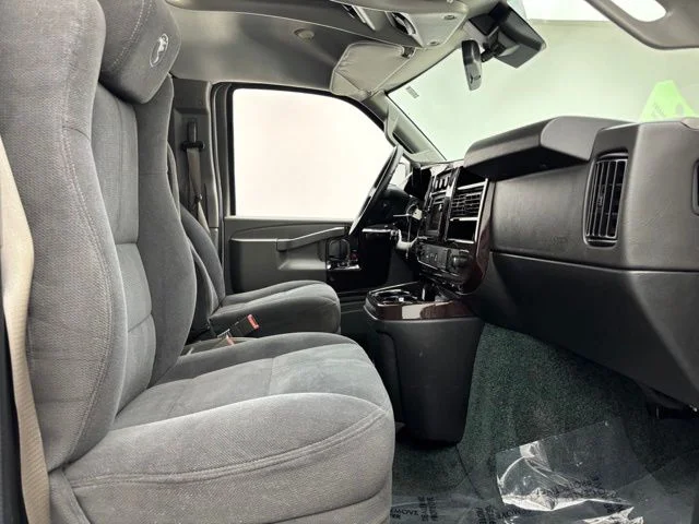 Used 2019 Silver Ice Metallic Chevrolet Explorer Limited SE image 23