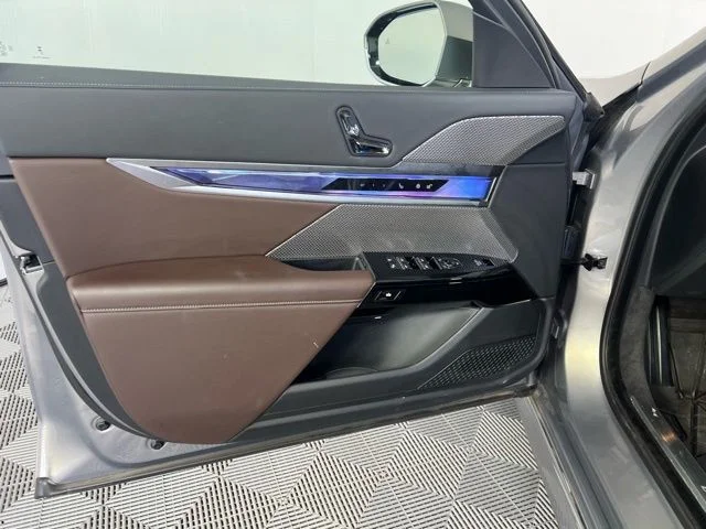 New 2024 Oxide Grey metallic BMW eDrive50 image 14
