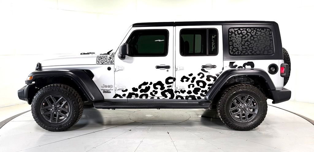 Used 2024 Silver Jeep Sport S image 8