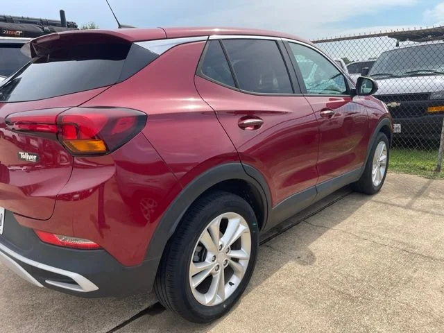 Used 2020 Red Buick Preferred image 4