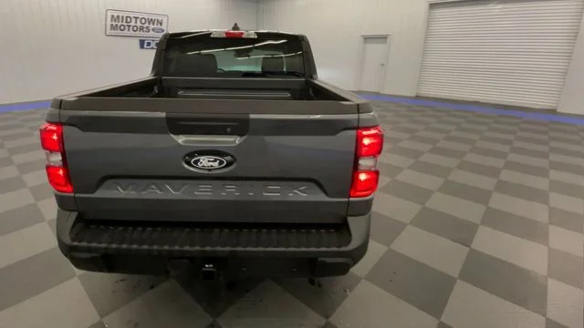 New 2026 Carbonized Gray Metallic Ford XLT image 7