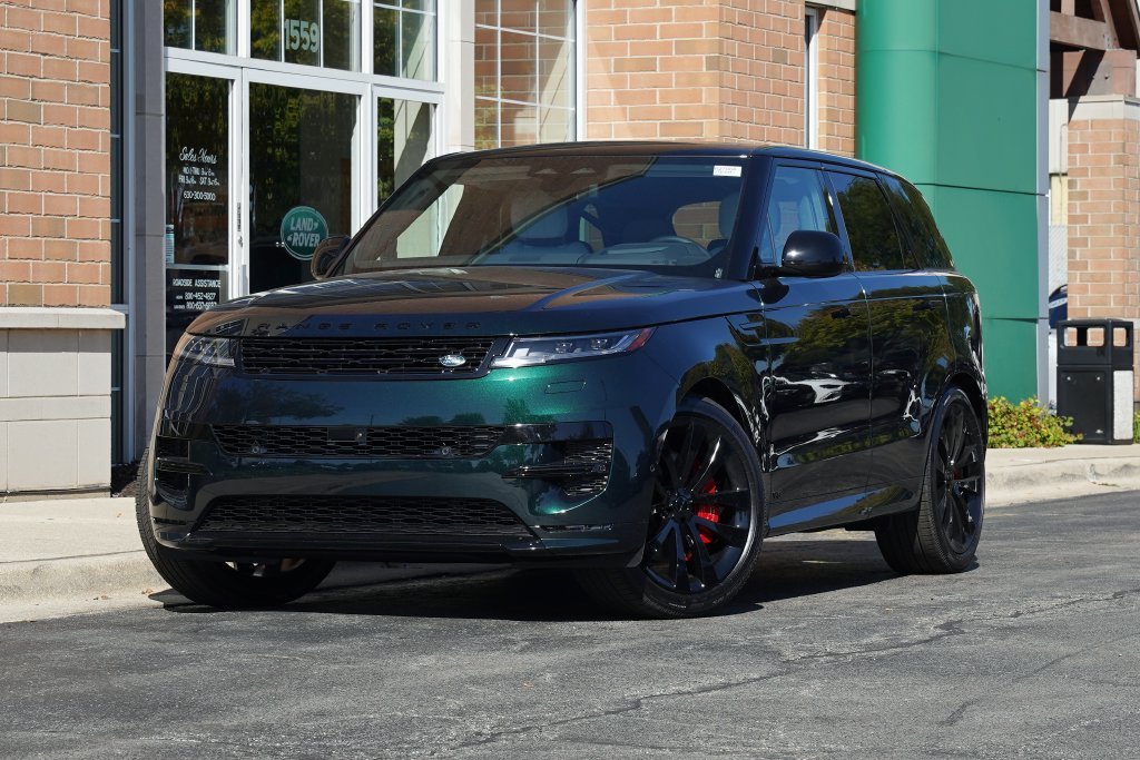 New 2027 British Racing Green Land Rover Dynamic SE image 1
