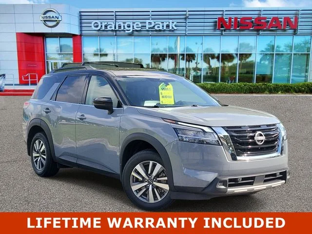 2024 Nissan Pathfinder SL 2WD's photo