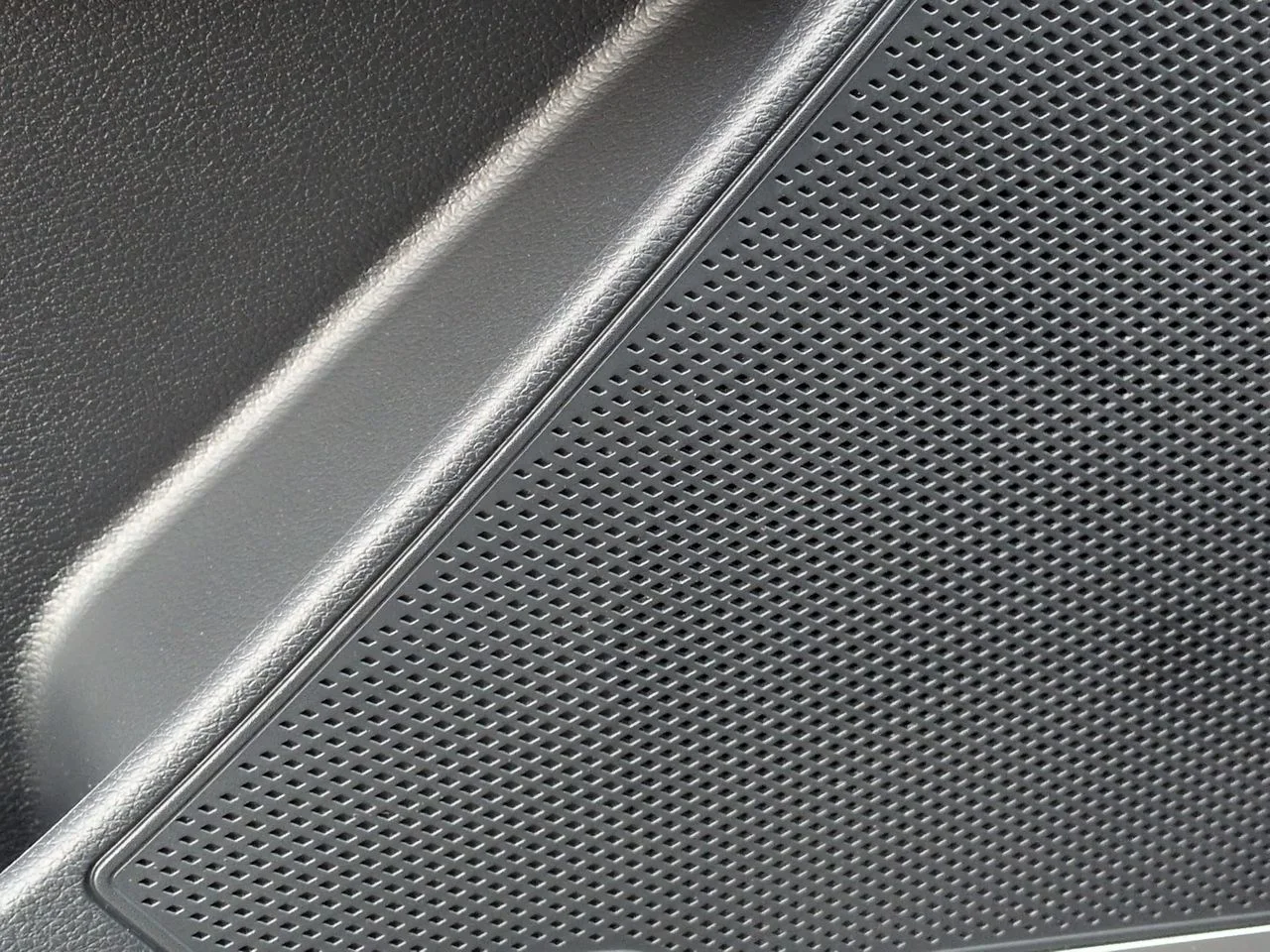 New 2026 Wolf Gray Kia EX image 25