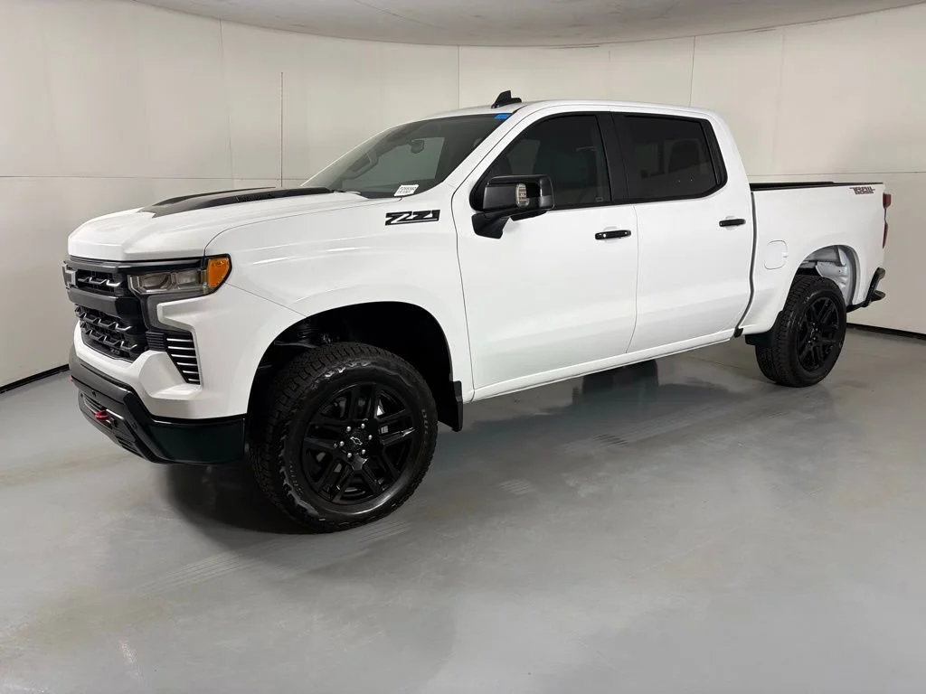 New 2026 Summit White Chevrolet LT Trail Boss image 6