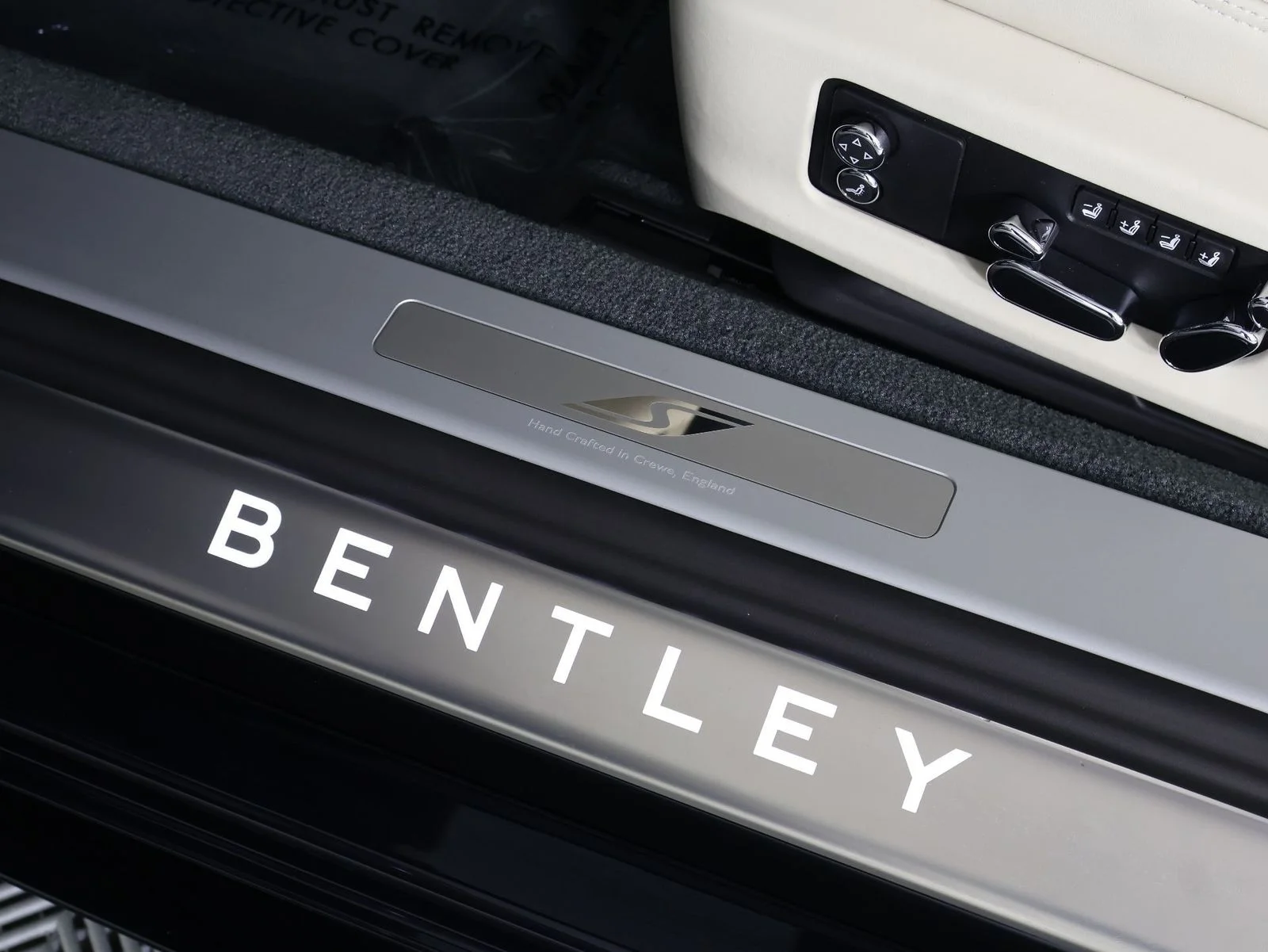 New 2026 Dark Sapphire Bentley GTC S image 24