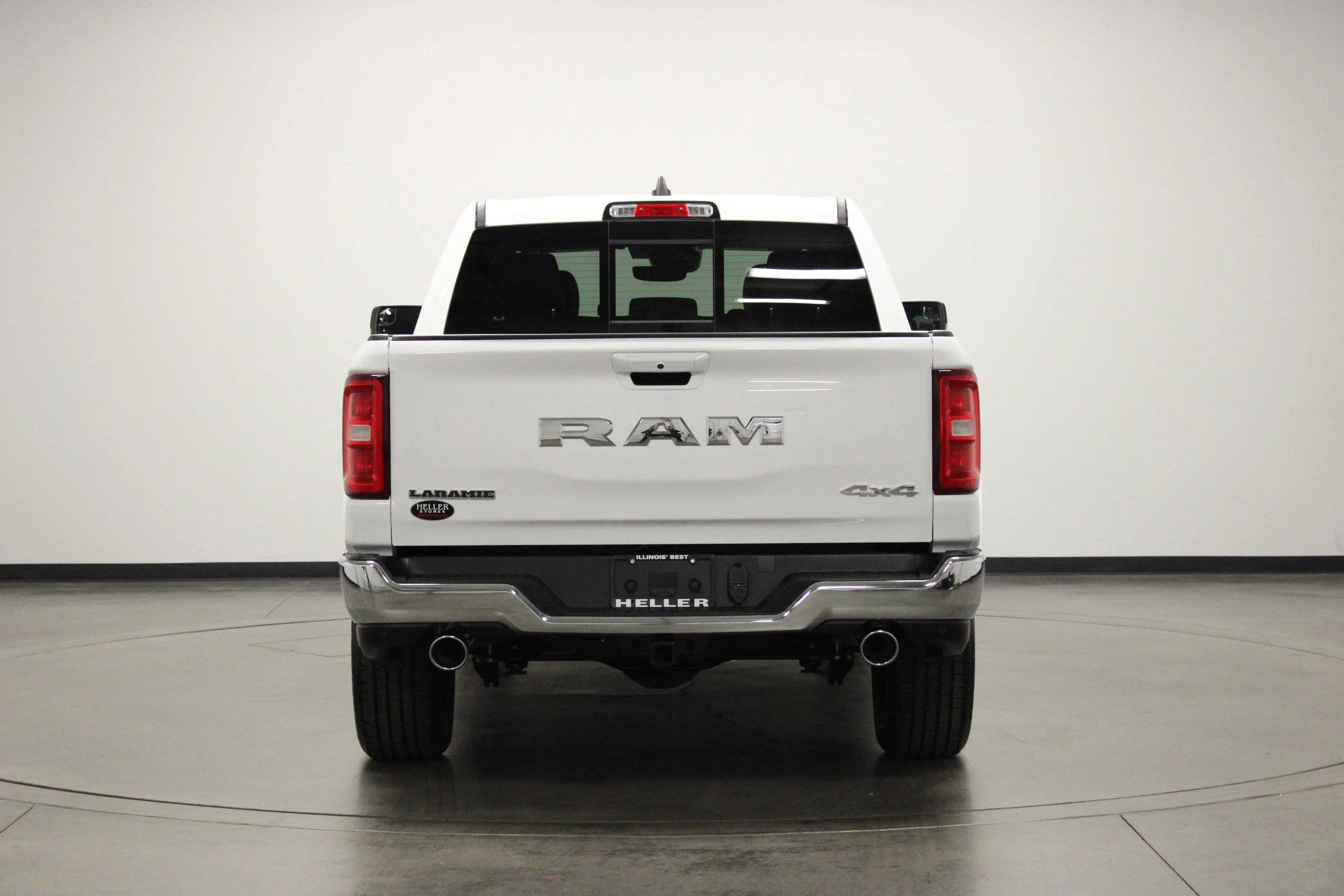 New 2026 Bright White Clear-Coat Exterior Paint RAM Laramie image 7