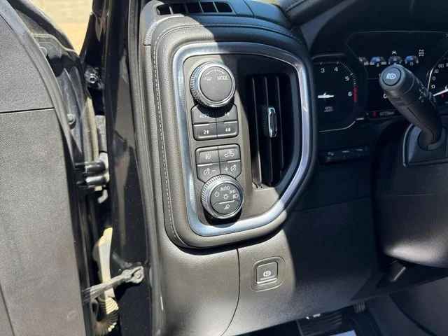 Used 2022 Black GMC Denali image 26