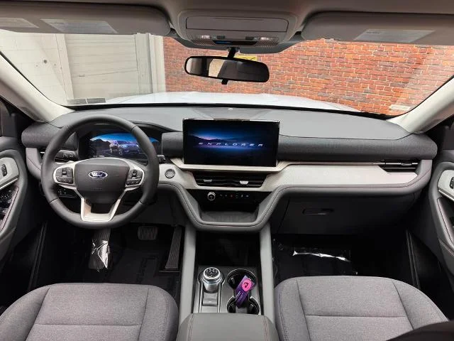 New 2026 Space White Metallic Ford Active image 13