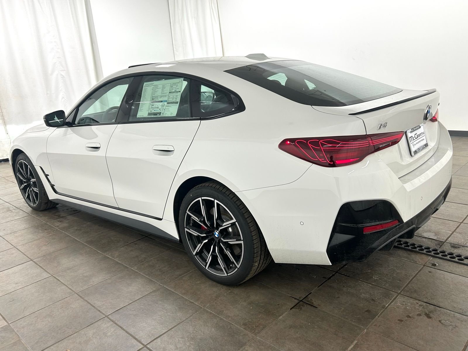 New 2026 Alpine White BMW xDrive40 image 3