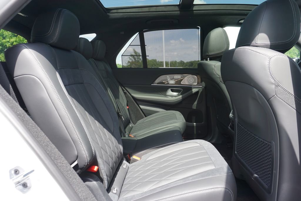 New 2026 MANUFAKTUR Moonlight White Metallic Mercedes-Benz GLE 63 S AMG® image 114