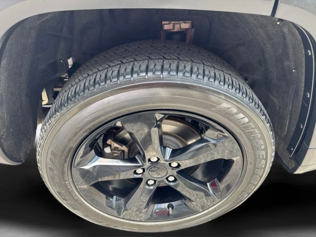 Used 2023 Bright White Clearcoat Jeep Altitude image 25