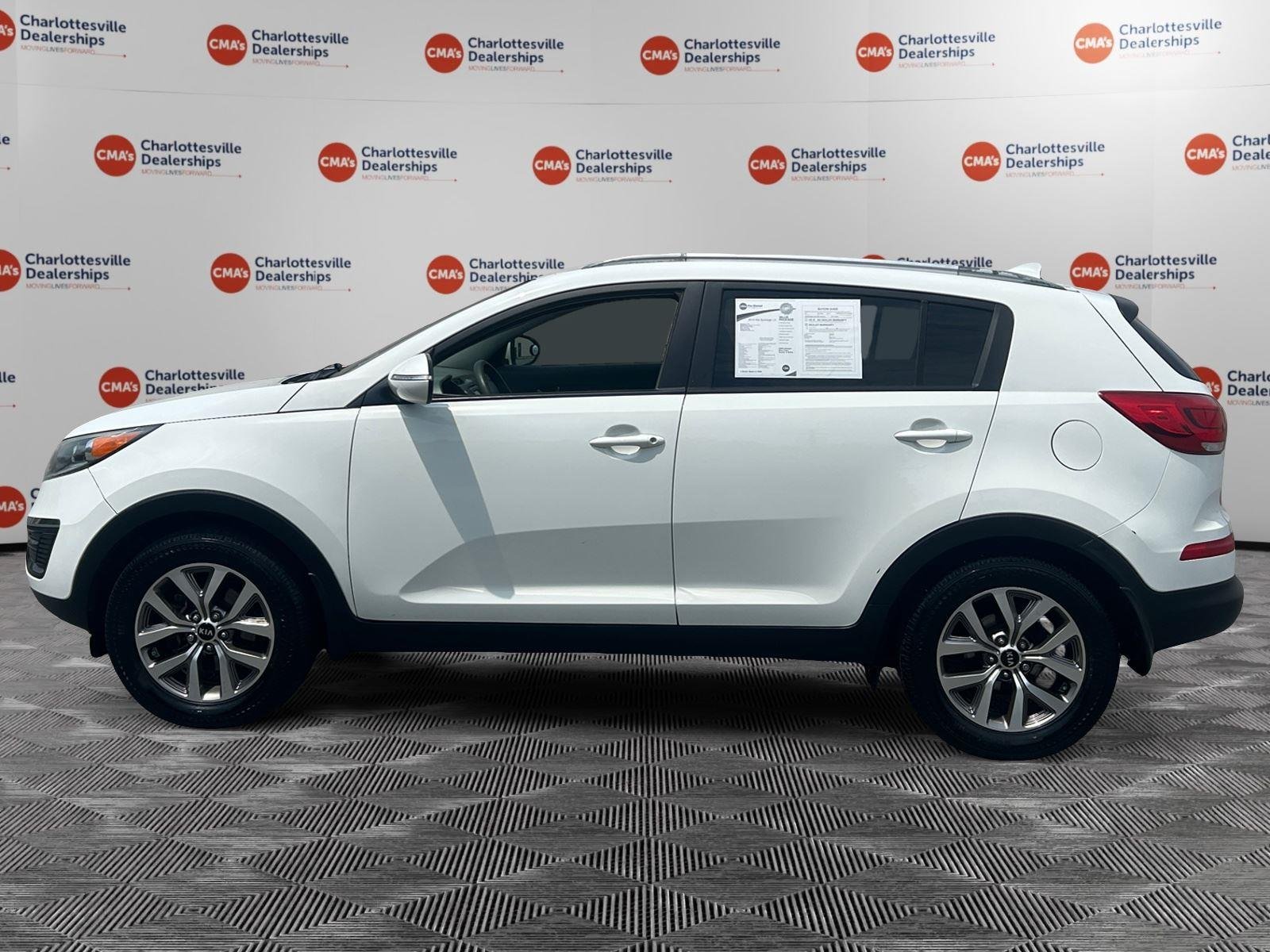 Used 2014 Clear White Kia LX image 2