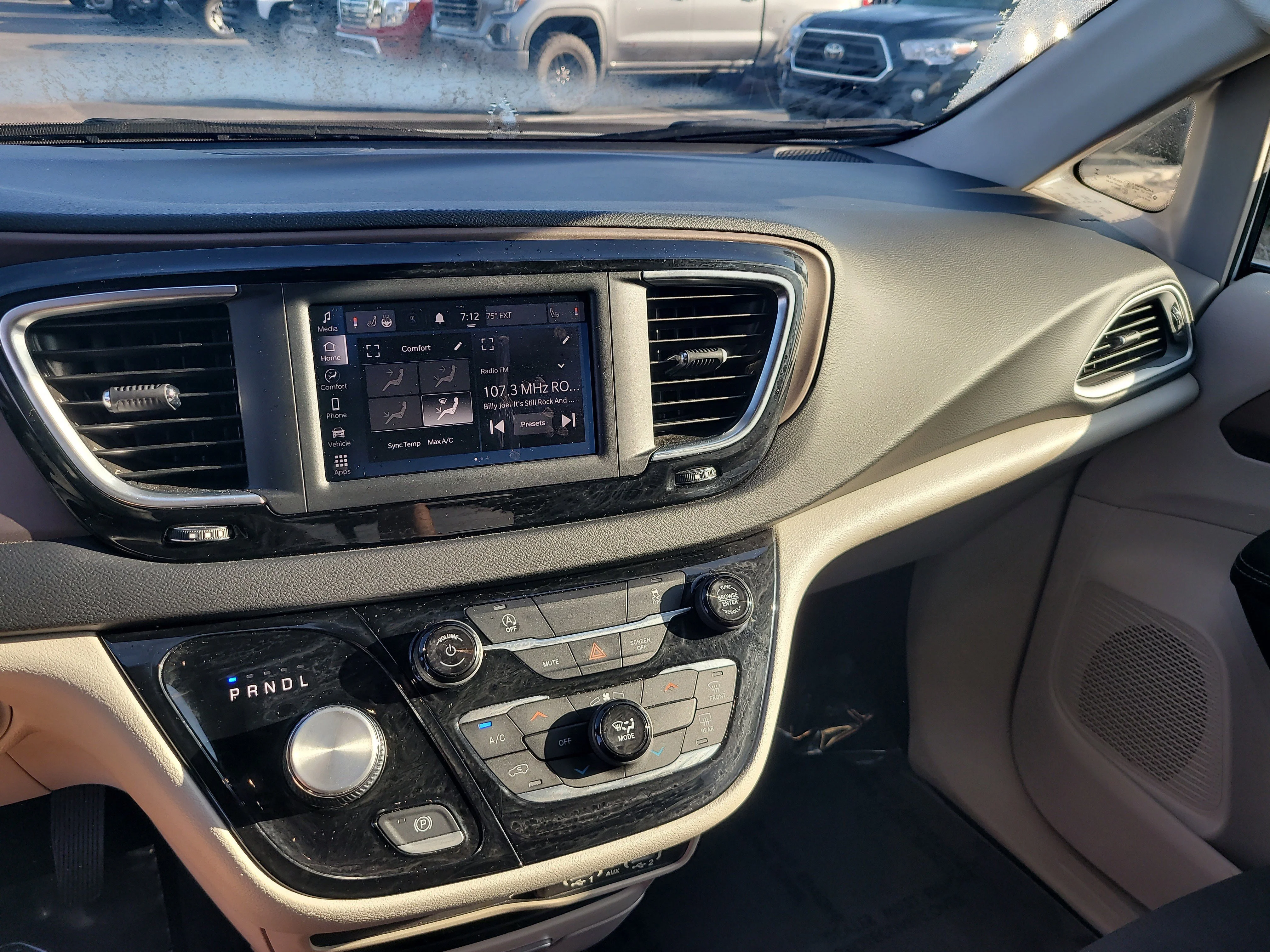 Used 2023 Bright White Clearcoat Chrysler LX image 19
