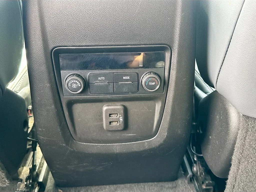 Used 2020  Buick Essence image 25