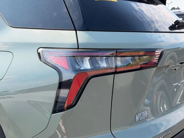 Used 2025 Green Chevrolet LT image 20