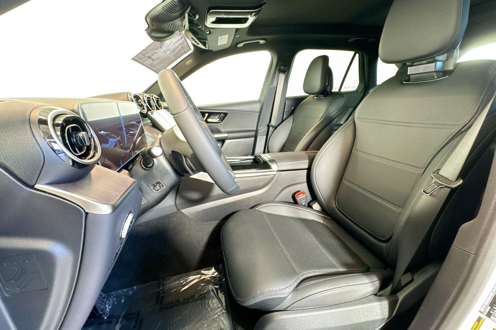 New 2026 Polar White Mercedes-Benz GLC 300 image 18