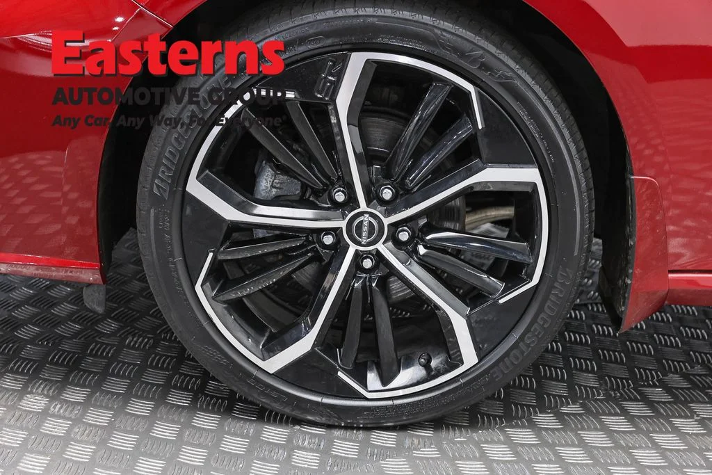 Used 2023 Red Nissan 2.5 SR image 32