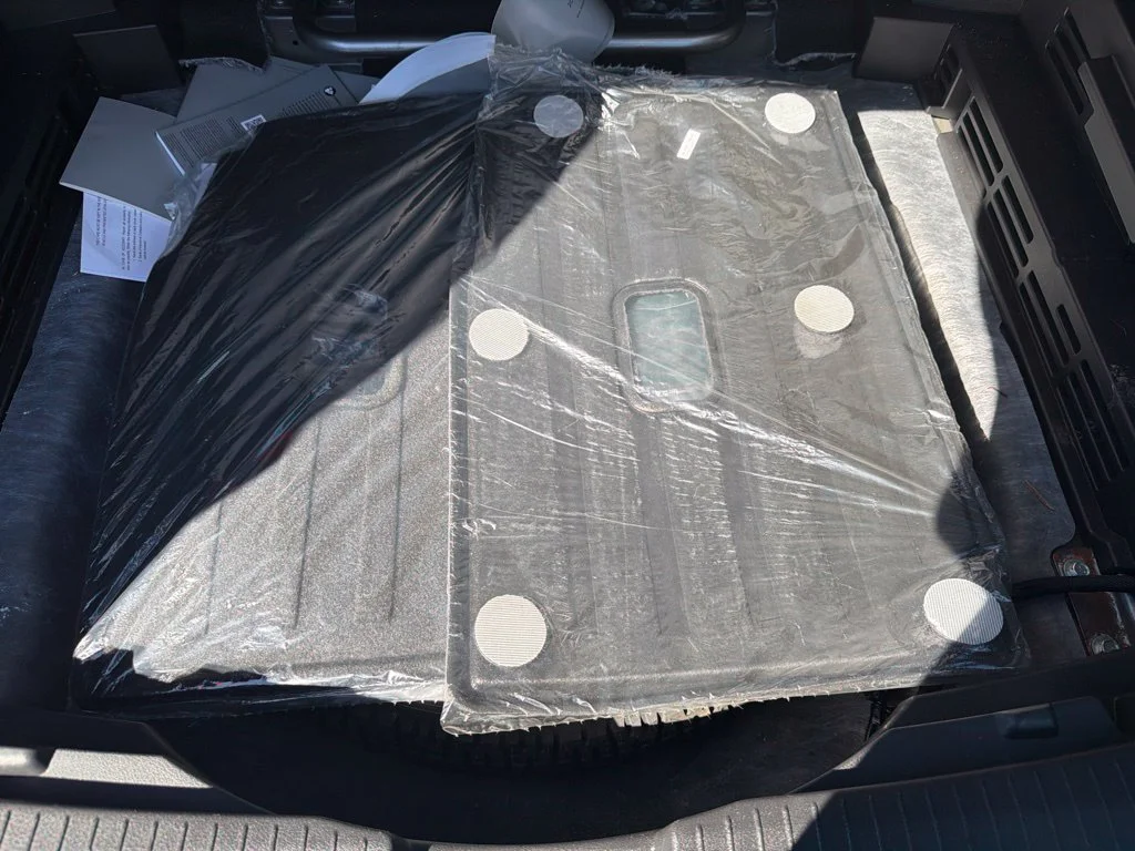 Used 2025 Gray Nissan SV image 32
