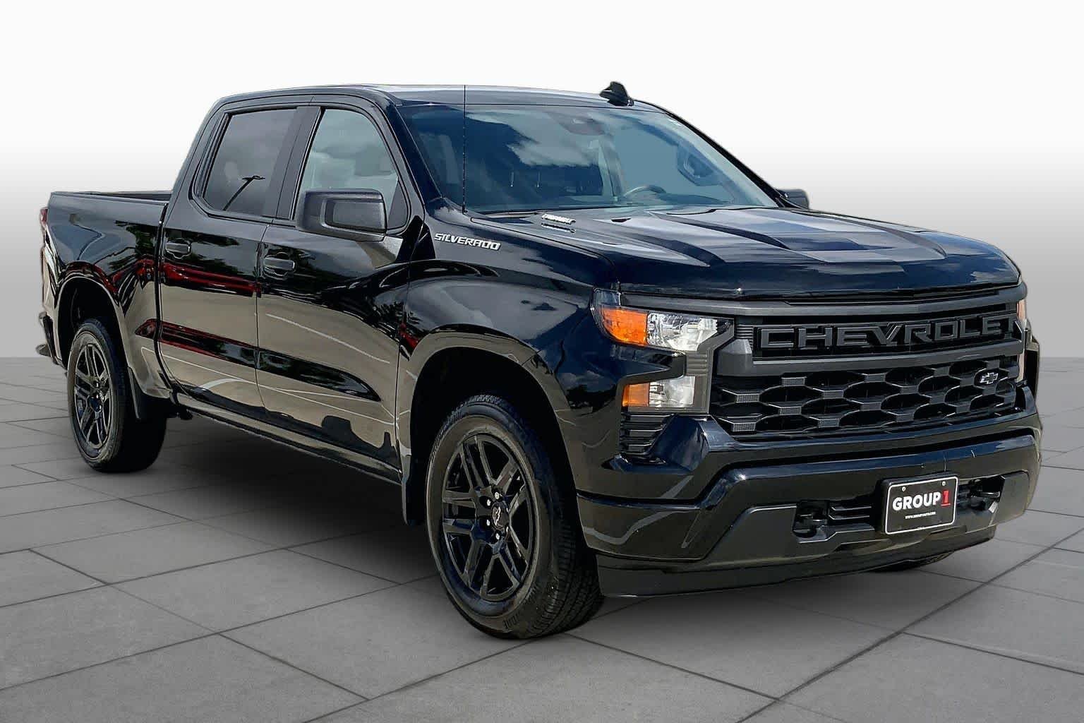 Used 2025 Black Chevrolet Custom image 3