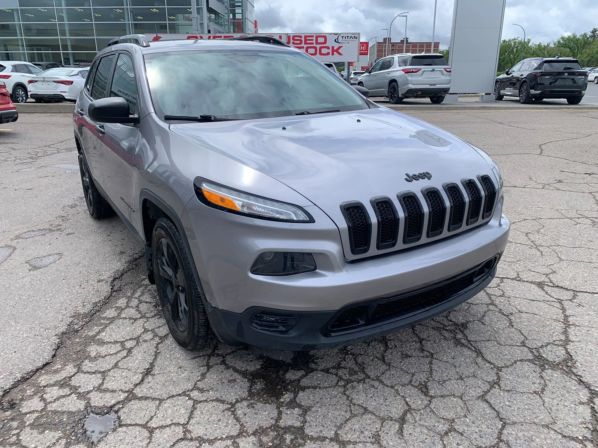 Certified Used 2018 Gray Jeep Sport image 5