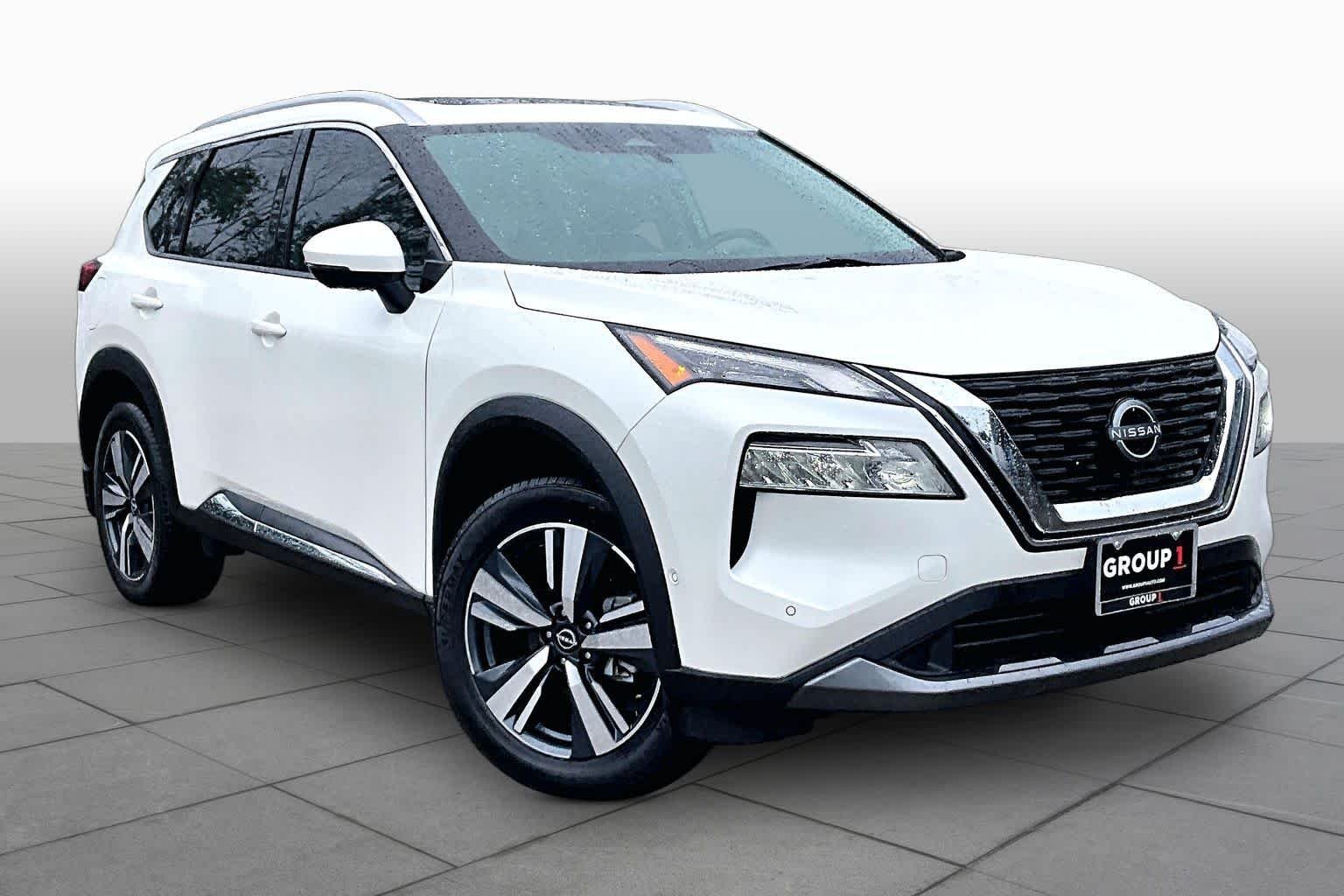 Used 2023 Pearl White Tricoat Nissan SL image 3