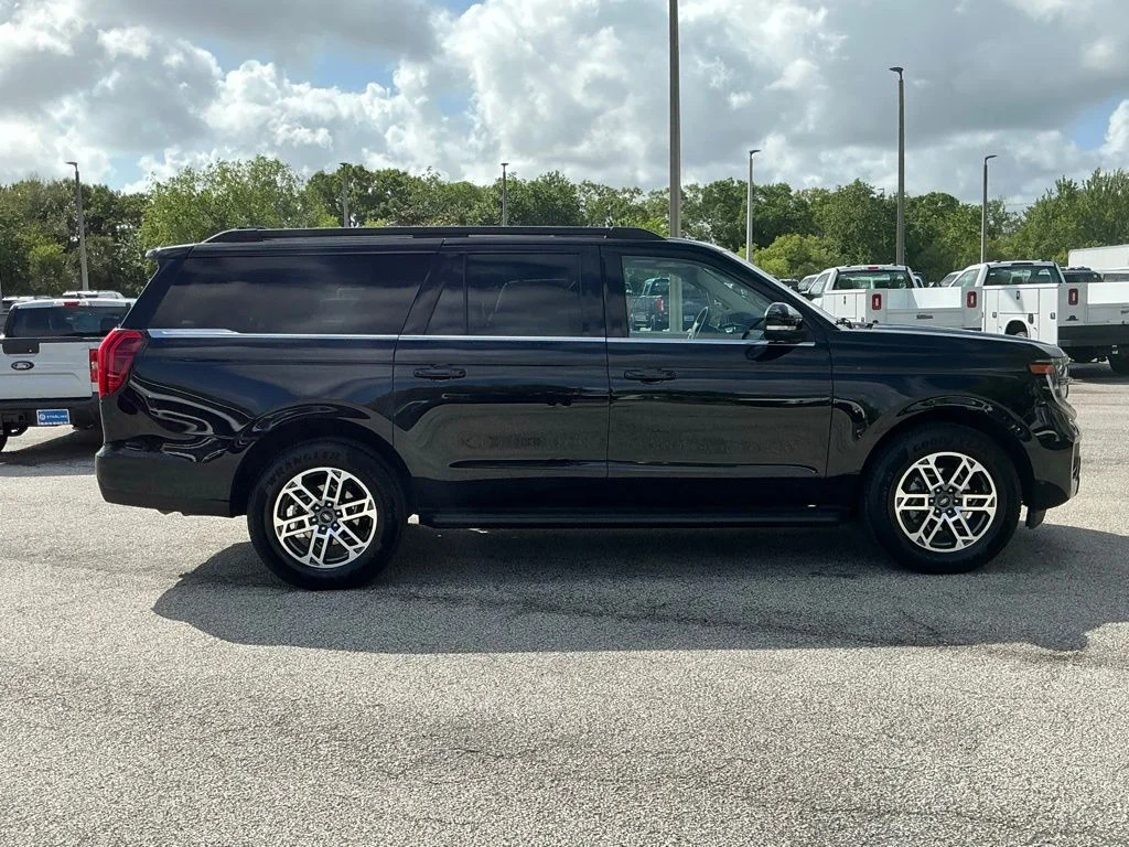 Used 2025 Black Ford Active image 9