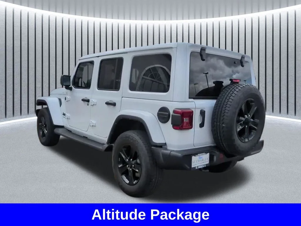 Used 2023 White Jeep Altitude image 9