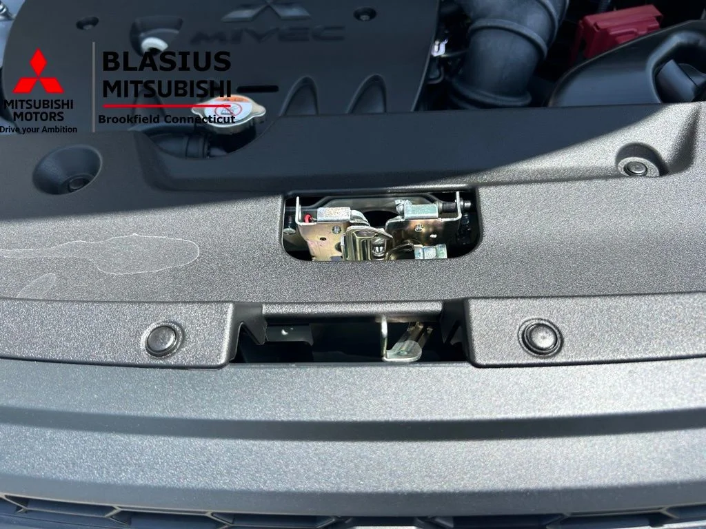 New 2025 White Mitsubishi 2.0 Trail Edition image 95