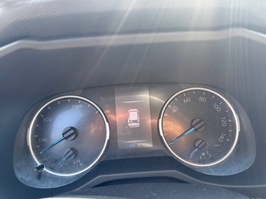 2021 Toyota RAV4 XLE - Photo 20