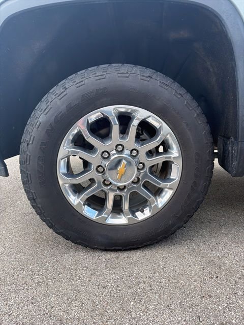 Used 2025 Gray Chevrolet LTZ image 8