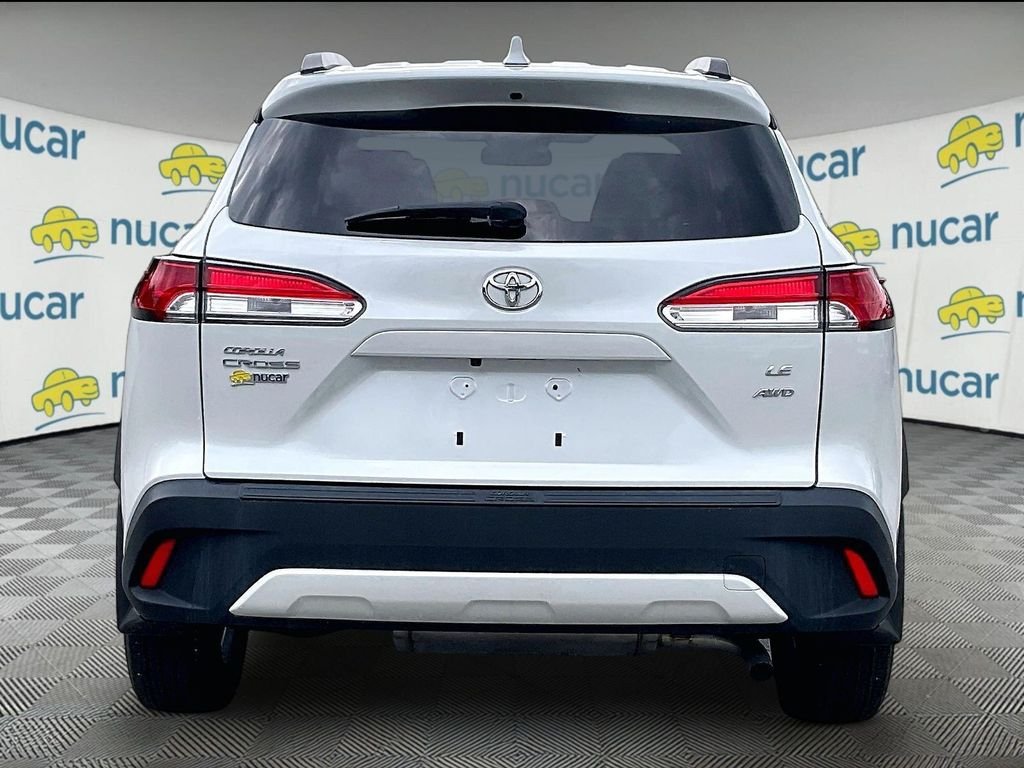 Used 2024 Wind Chill Pearl Toyota LE image 5