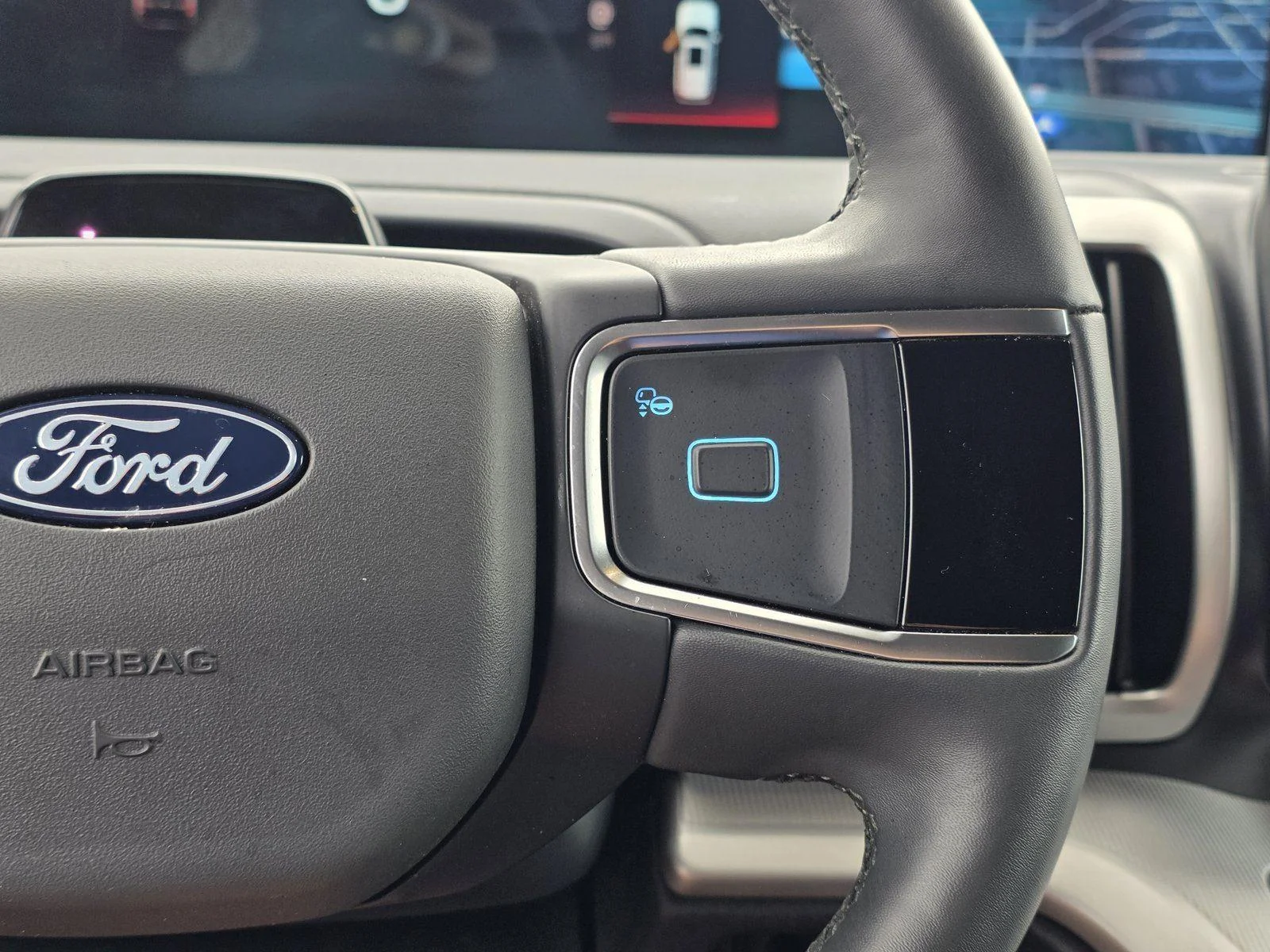 Used 2025 Agate Black Ford Active image 22